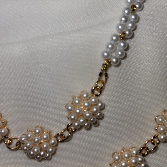 Cluster Pearl Necklace and Bracelet - Picture 2 of 3